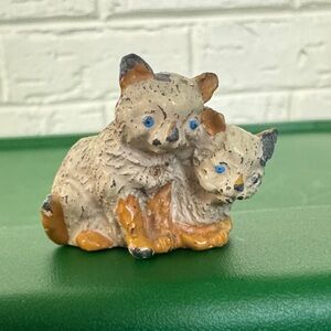 miniature cats figurine Adorable Cream and yellow painted cast iron 1.5”